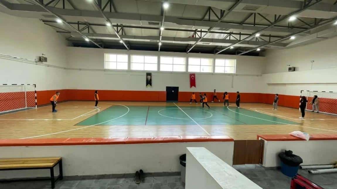 Sivrihisar Halk Eğitimi Merkezimiz Bünyesinde Açılan Futbol ve Basketbol Kurslarımız Tüm Hızıyla Devam Ediyor
